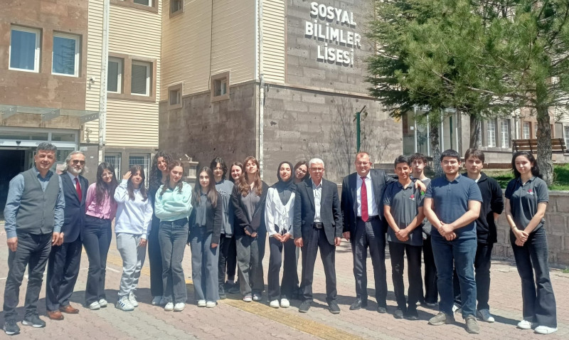 tyb-kayseri-yazar-okulu-seminerleri-hiz-kesmeden-devam-ediyor project cover image