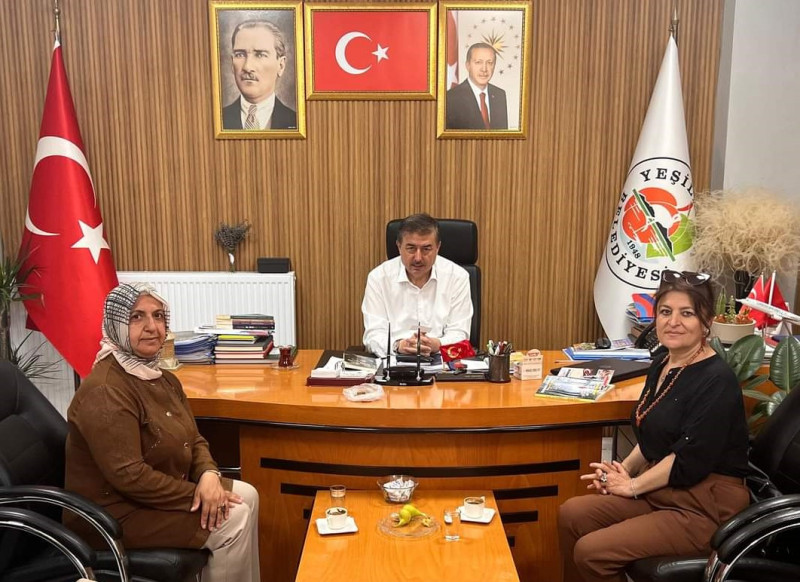 kadin-kollarimizdan-yesilhisarda-imza-gunu thumbnail