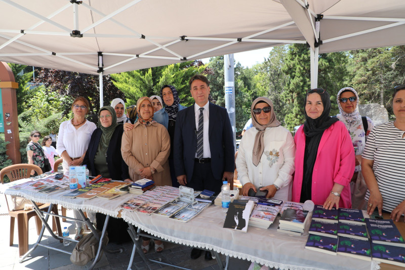 develide-tyb-kadin-yazarlardan-imza-ve-tanitim-etkinligi thumbnail